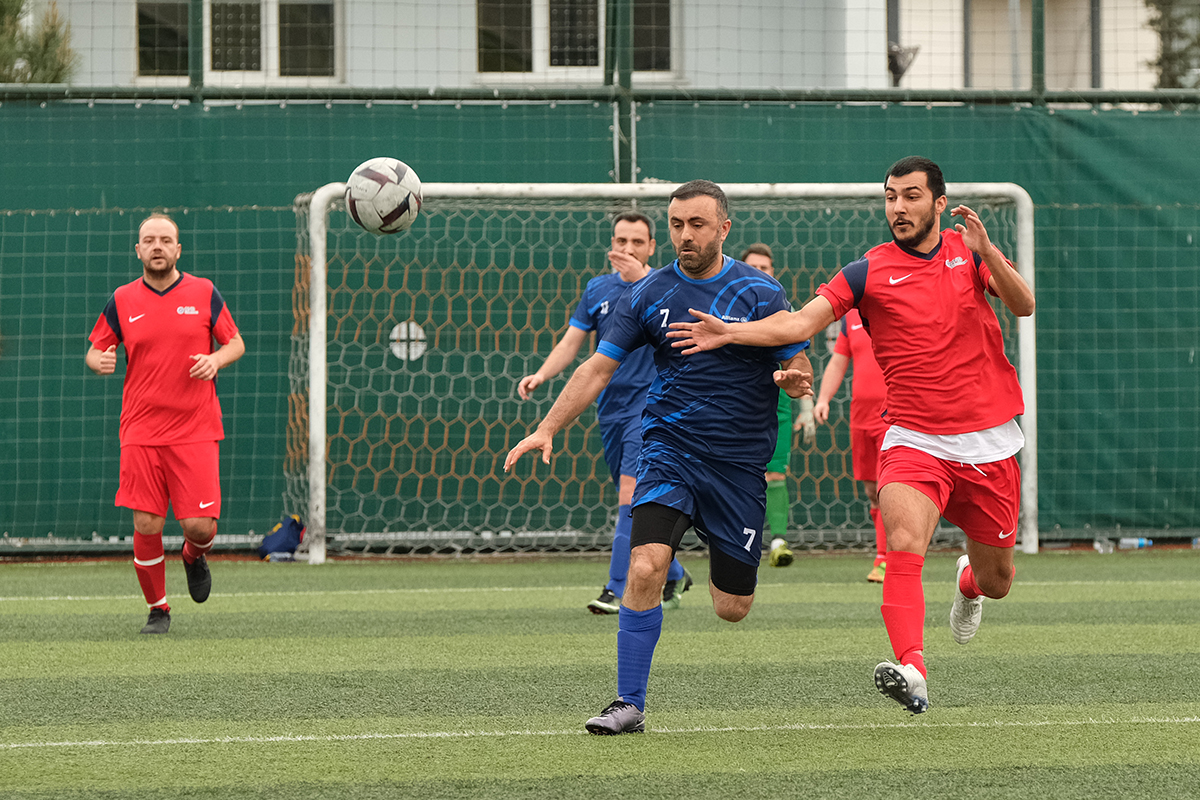 Zorlu Grupta Zirveyi İki Takım Paylaştı