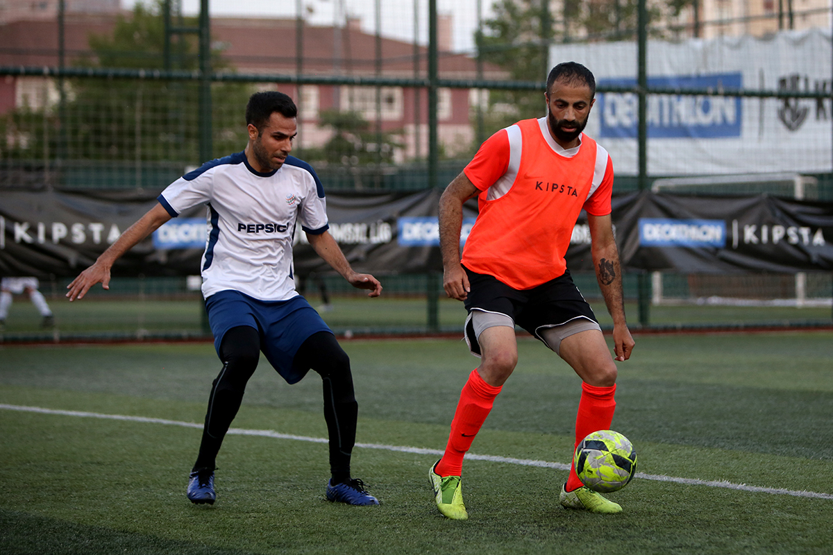 Zorlu Maçta Kazanan "Henkel"